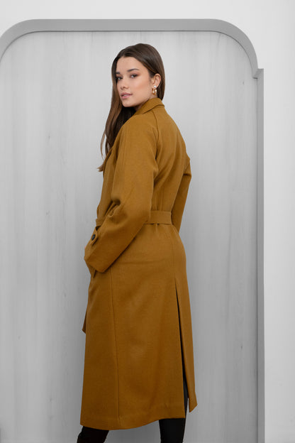 Gabán Cloe mostaza oversized largo 100% lana espalda